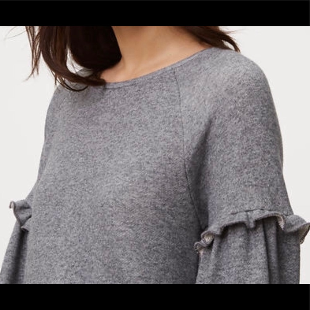 LOFT RUFFLE SLEEVE SWEATSHIRT NEVER WORN